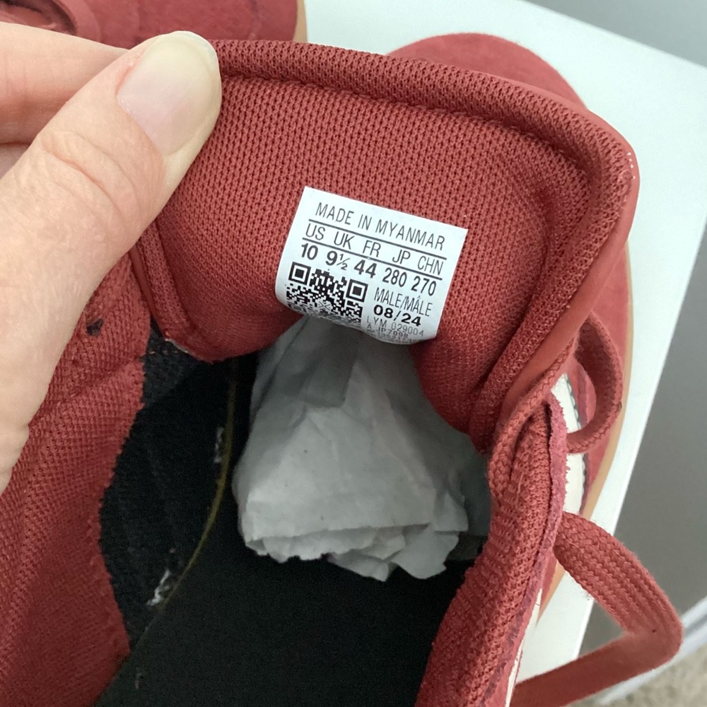 \Adidas\ NWT Men’s Barreda Sneakers - Picture 12 of 12
